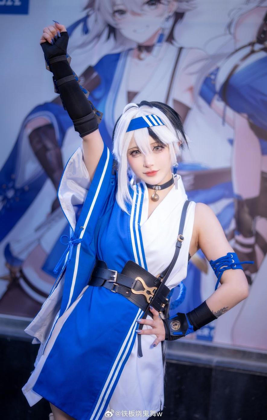 铁板烧鬼舞20套合集：后台花絮，让您了解cosplay的背后故事。