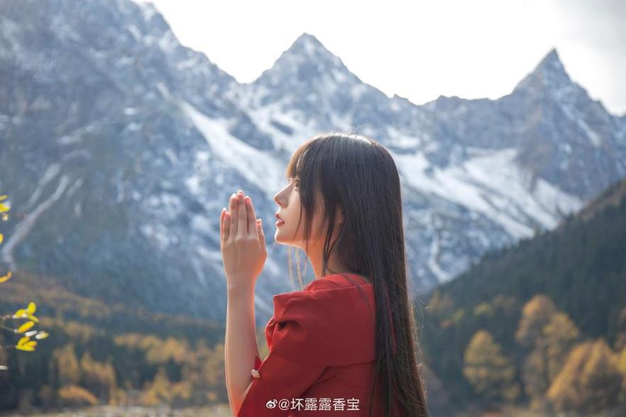 香草喵露露瑜伽服图片：雅致神秘的缤纷色彩